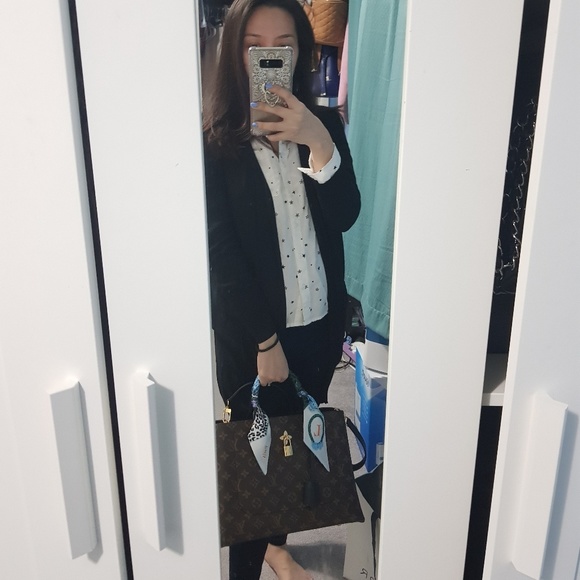 Lv flower tote in black - Picture 2 of 4